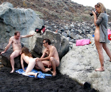 Groupsex and threesome on the beach, hidden camera